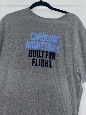 Nike Carolina  Basketball "Built for Flight" Grey size large